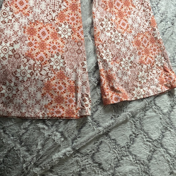 Fall butt lifting flair pants <3 - Picture 2 of 2